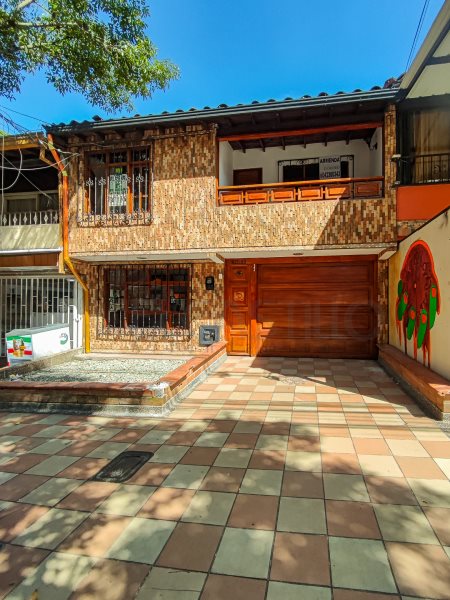 Casa-local en arriendo en BELEN LA NUBIA, 180 m², 4 alcobas, 3 baños