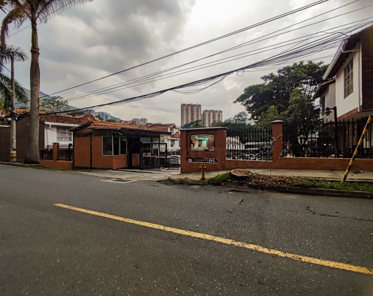 Casa en arriendo en LA MOTA, 85 m², 3 alcobas, 2 baños