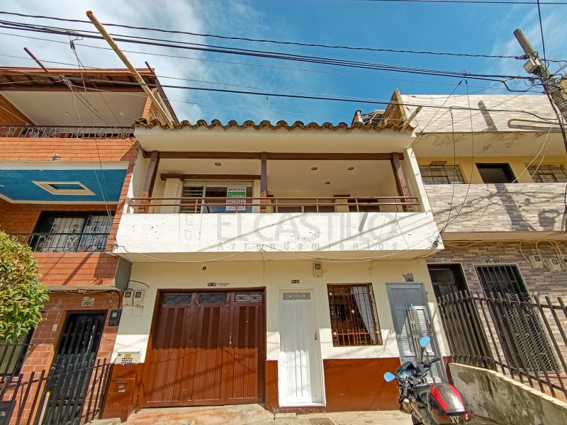 Apartamento en arriendo en CASTILLA, 140 m², 4 alcobas, 2 baños