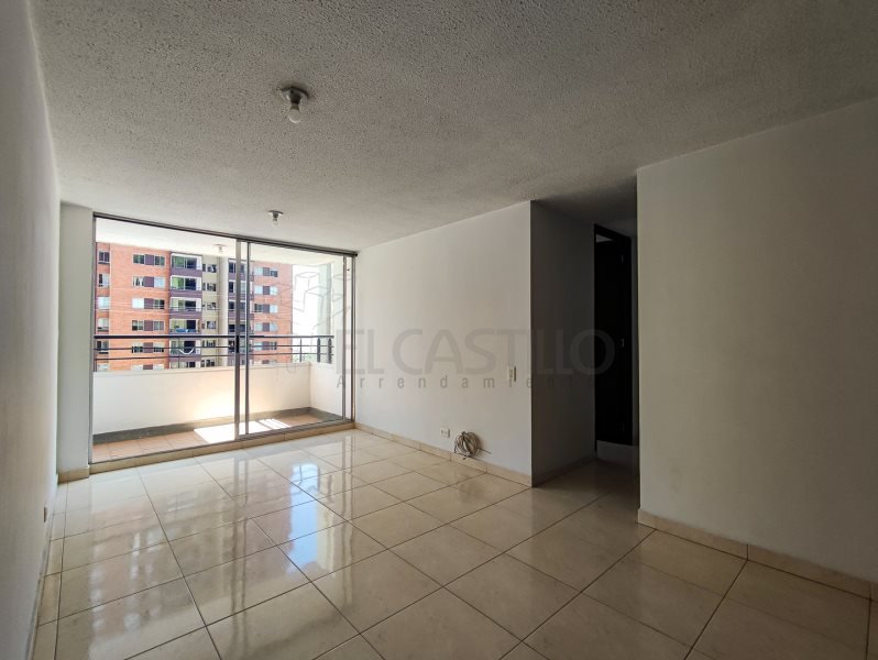 Apartamento en arriendo en LOMA DE LOS  BERNAL, 57 m², 3 alcobas, 2 baños