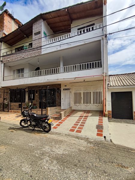 Apartamento en arriendo en BELEN LOS ALPES, 75 m², 3 alcobas, 2 baños