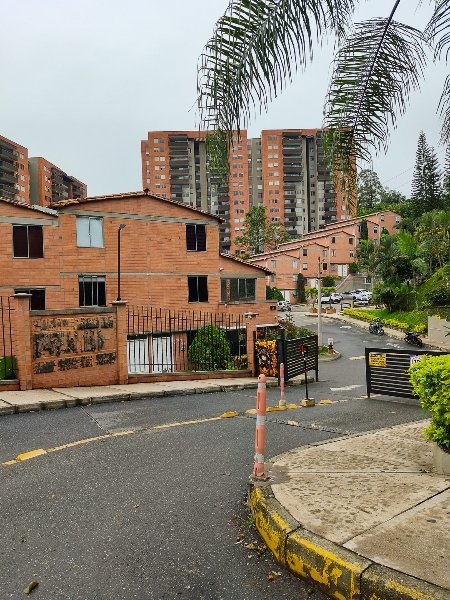 Casa en arriendo en BELEN LA MOTA, 62 m², 3 alcobas, 2 baños