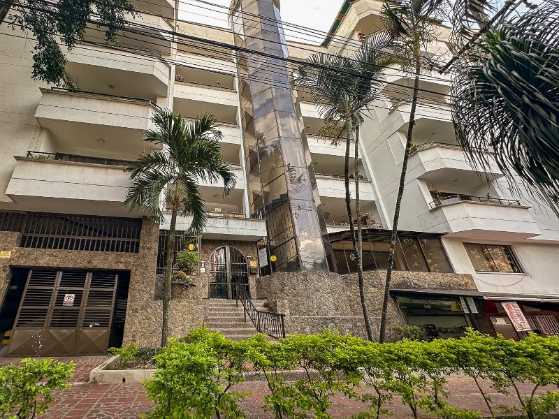 Apartamento en arriendo en LAURELES, 146 m², 3 alcobas, 3 baños
