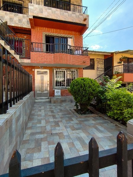 Casa en arriendo en NIQUIA, 90 m², 3 alcobas, 1 baño