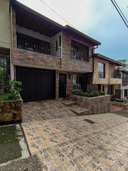 Casa en arriendo en BELEN ALIADAS, 145 m², 3 alcobas, 2 baños