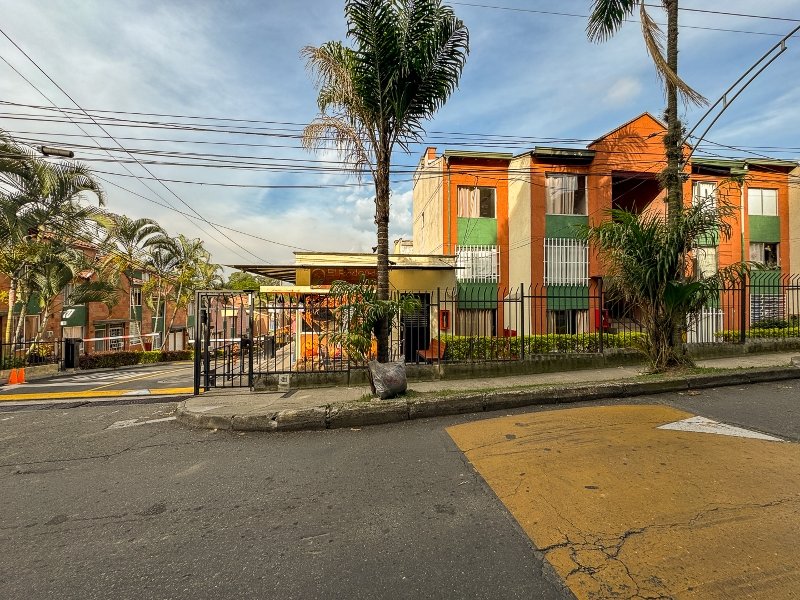 Casa en arriendo en RODEO ALTO, 96 m², 4 alcobas, 2 baños