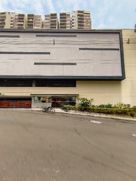 Apartamento en arriendo en LOMA DE LOS  BERNAL, 70 m², 3 alcobas, 2 baños