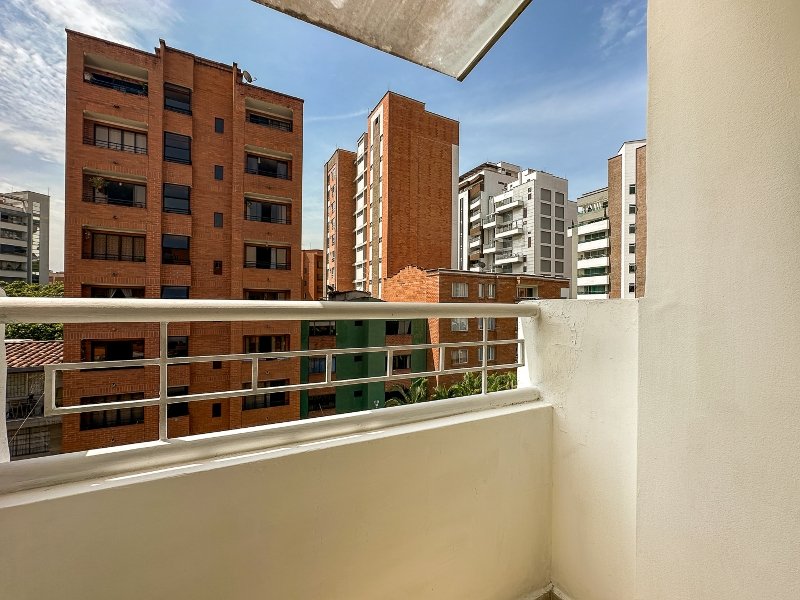 Apartamento en arriendo en LAURELES, 125 m², 3 alcobas, 3 baños