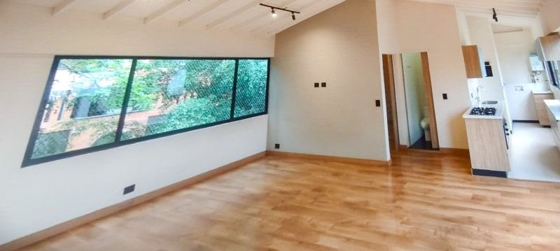 Apartaestudio en arriendo en EL POBLADO, 67 m², 1 alcoba, 2 baños