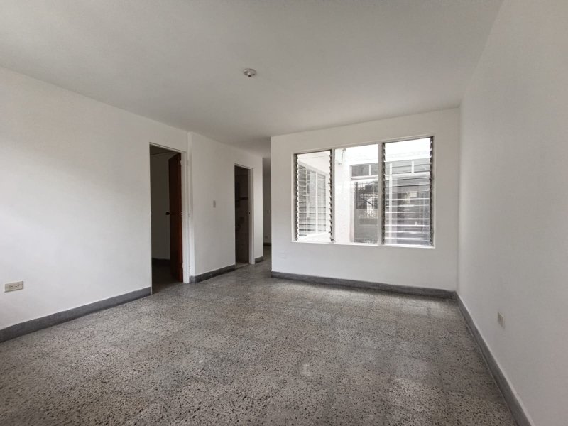 Casa en venta en BELEN NOGAL, 180 m², 4 alcobas, 4 baños