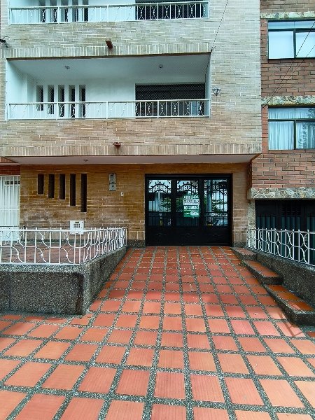 Casa en arriendo en SANTA MONICA, 100 m², 4 alcobas, 3 baños