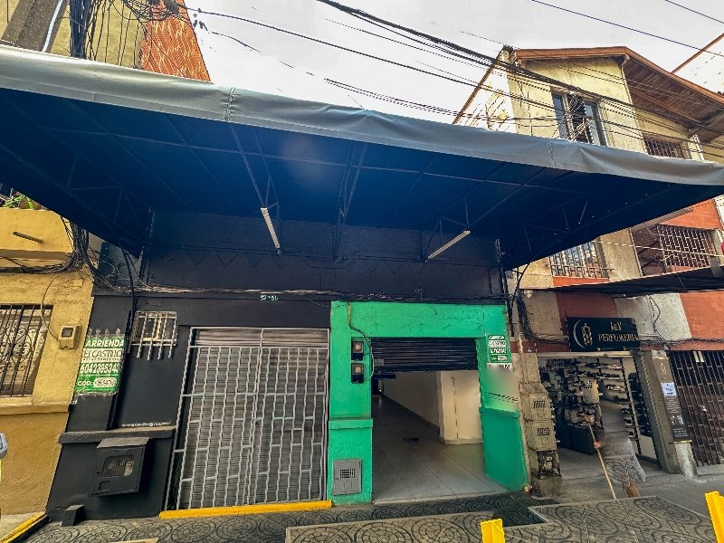 Local en arriendo en BELEN LAS MERCEDES, 147 m², 2 baños