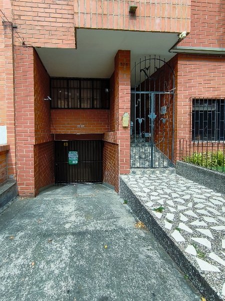 Bodega en arriendo en BELEN MIRAVALLE, 300 m², 2 baños