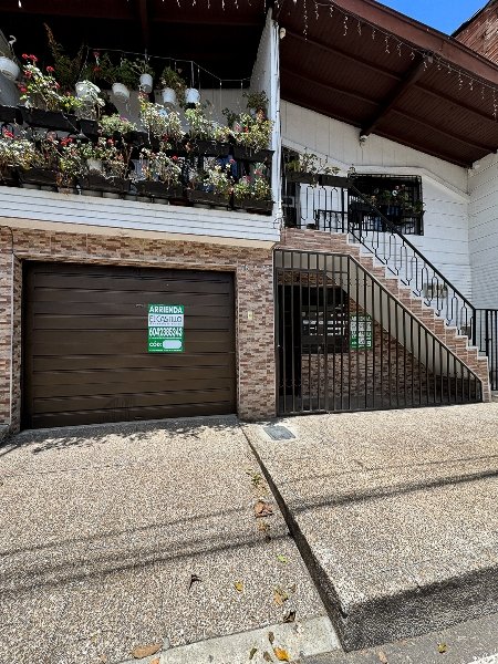 Oficina-Local en arriendo en ESTADIO, 160 m², 2 alcobas, 2 baños