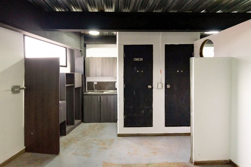 Bodega en arriendo en CAMPOAMOR, 100 m², 1 baño