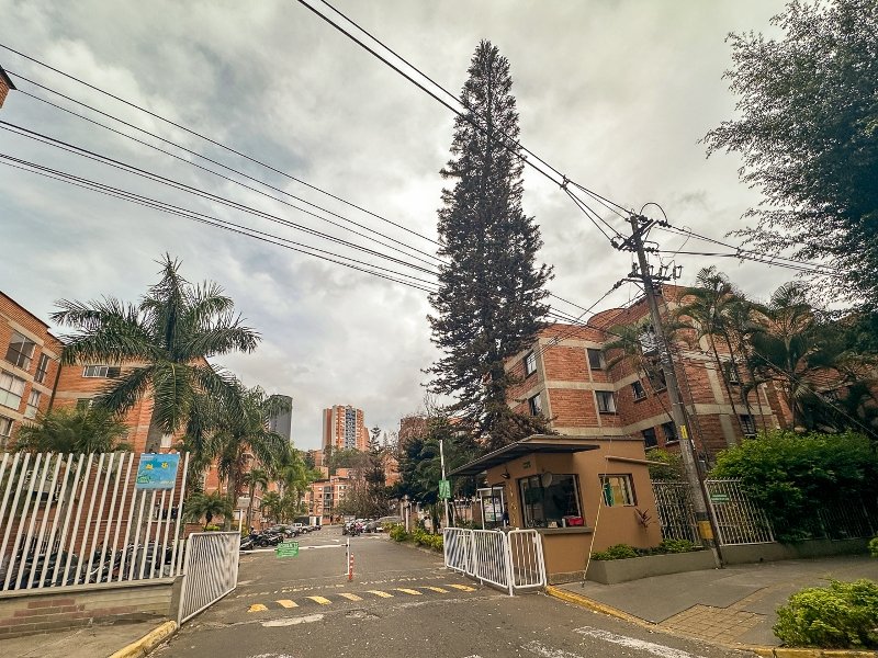 Apartamento en arriendo en BELEN LA MOTA, 100 m², 3 alcobas, 2 baños