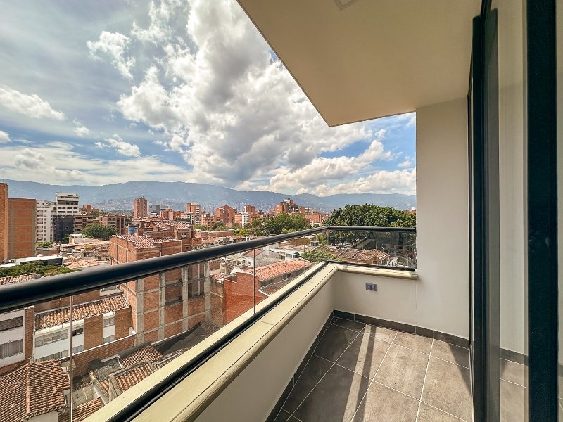 Apartamento en arriendo en LAURELES, 134 m², 3 alcobas, 5 baños