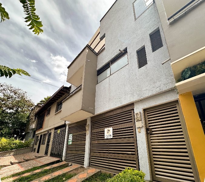 Apartamento en arriendo en LAURELES NOGAL, 165 m², 3 alcobas, 4 baños