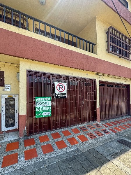 Casa-local en arriendo en BLEN LA PALMA, 200 m², 4 alcobas, 3 baños