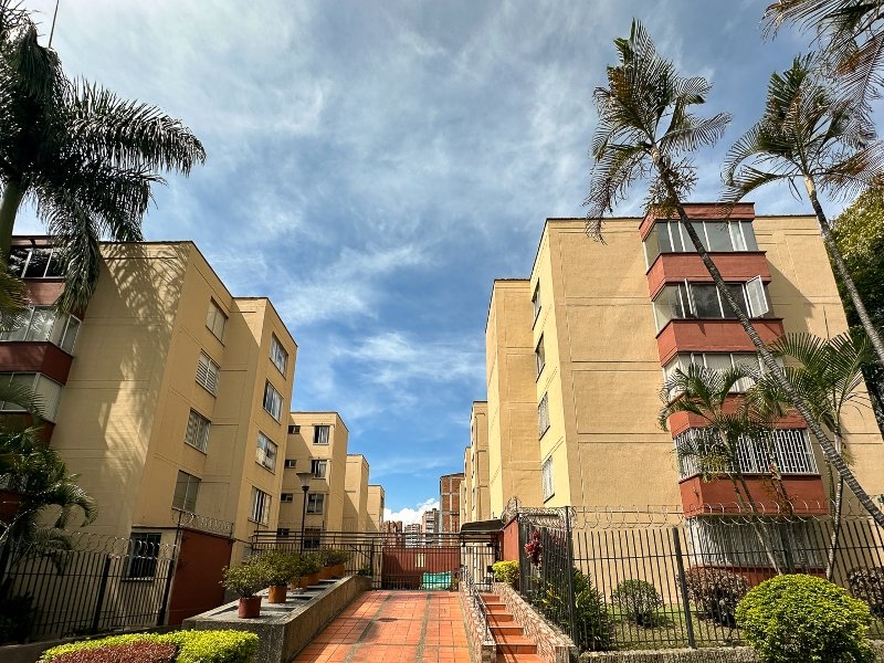 Apartamento en arriendo en LA CASTELLANA, 75 m², 2 alcobas, 2 baños