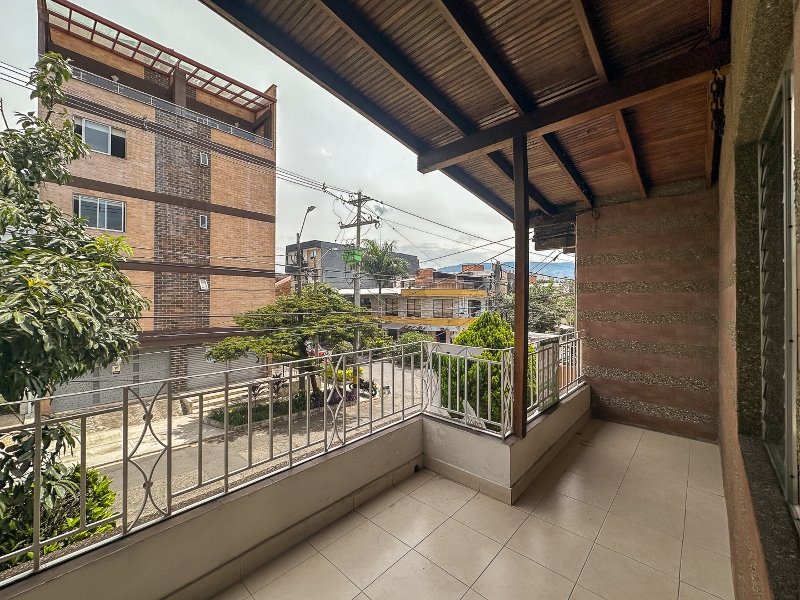 Casa en arriendo en BELEN MIRAVALLE, 115 m², 4 alcobas, 3 baños