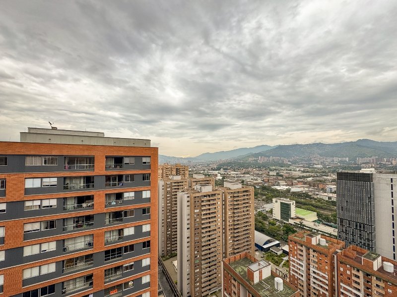 Apartamento en arriendo en EL POBLADO, 80 m², 2 alcobas, 3 baños