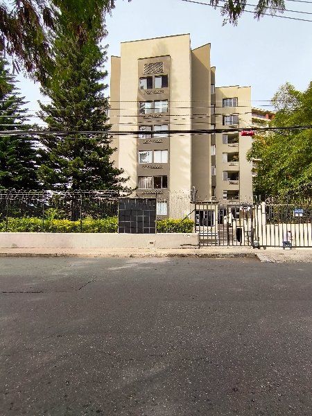 Apartamento en arriendo en LOMA DE LOS  BERNAL, 75 m², 2 alcobas, 2 baños