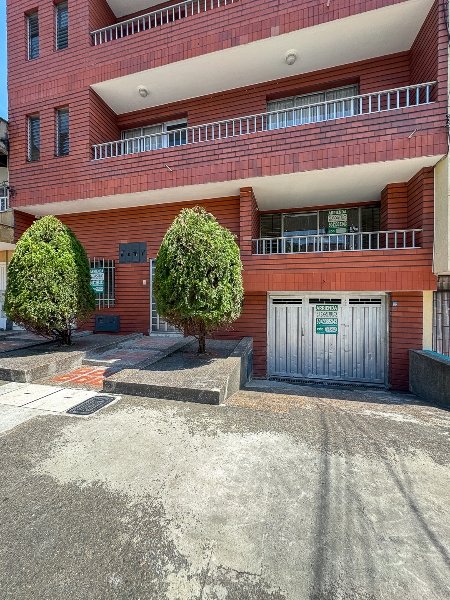Casa-local en arriendo en BELEN FATIMA, 135 m², 4 alcobas, 2 baños