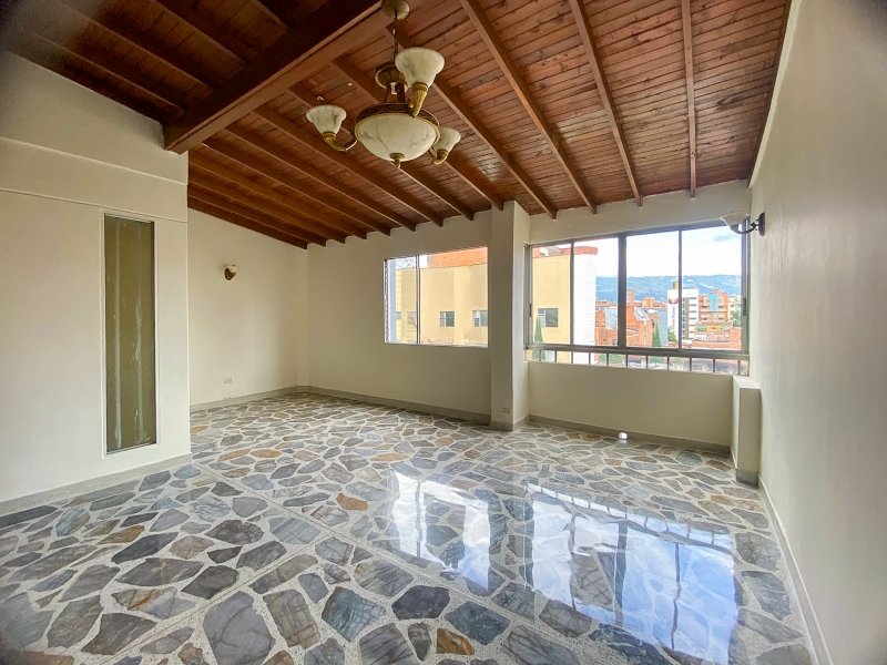 Apartamento en arriendo en LAURELES, 130 m², 3 alcobas, 2 baños