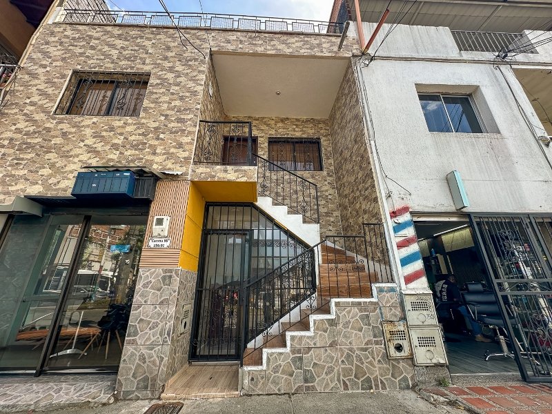 Casa-local en arriendo en BELEN LA GLORIA, 90 m², 3 alcobas, 2 baños