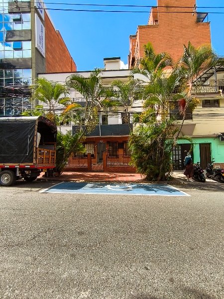 Apartamento en arriendo en CASTILLA, 140 m², 4 alcobas, 2 baños