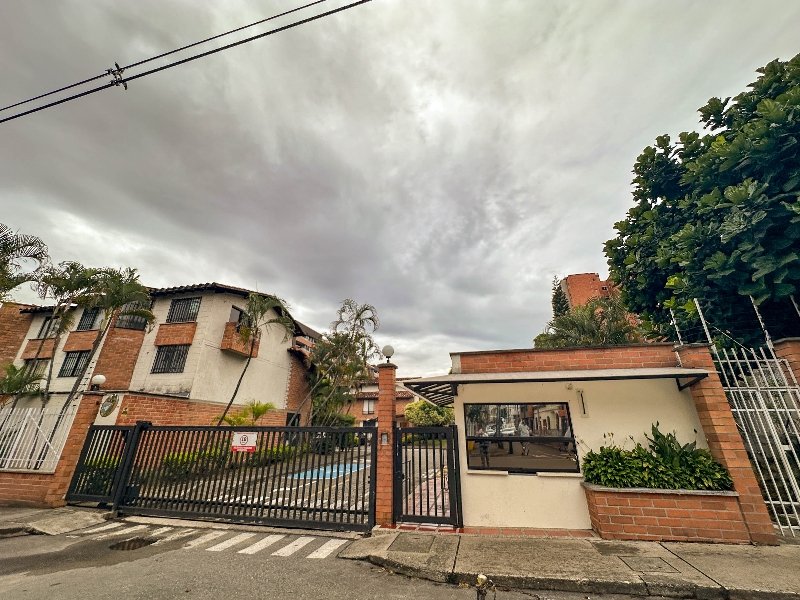 Casa en arriendo en BELEN PARQUE, 120 m², 4 alcobas, 4 baños