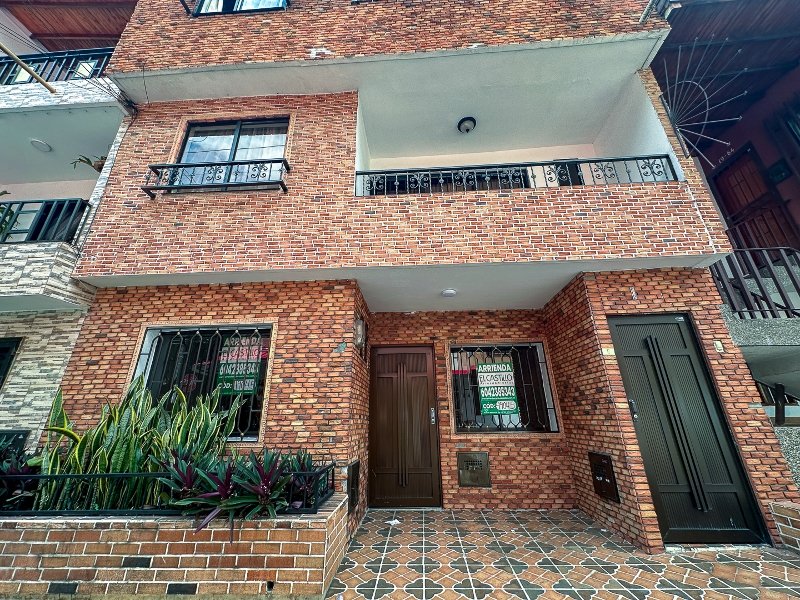Casa en arriendo en BELEN LA GLORIA, 118 m², 4 alcobas, 2 baños