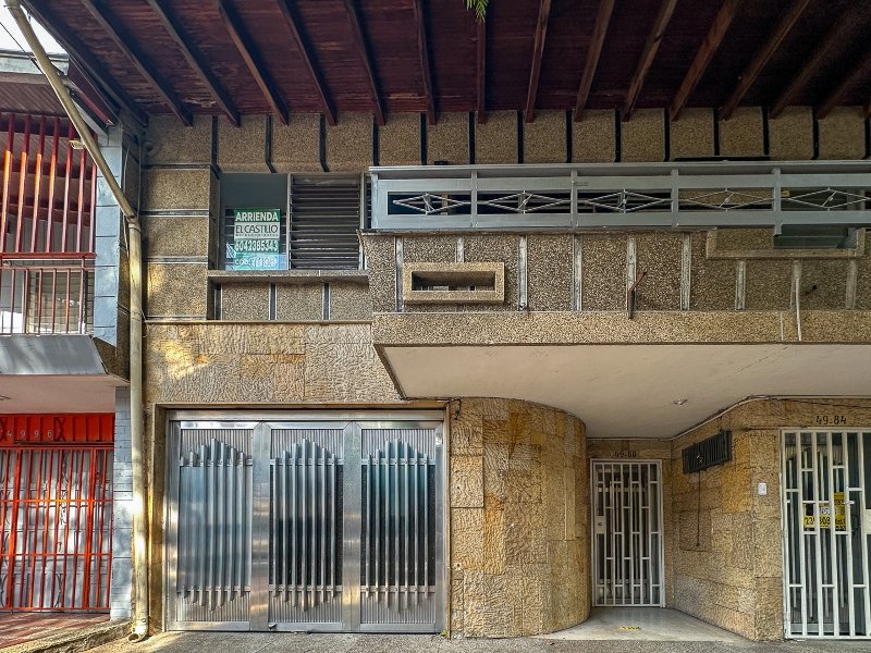 Casa en arriendo en CALASANZ, 120 m², 4 alcobas, 4 baños