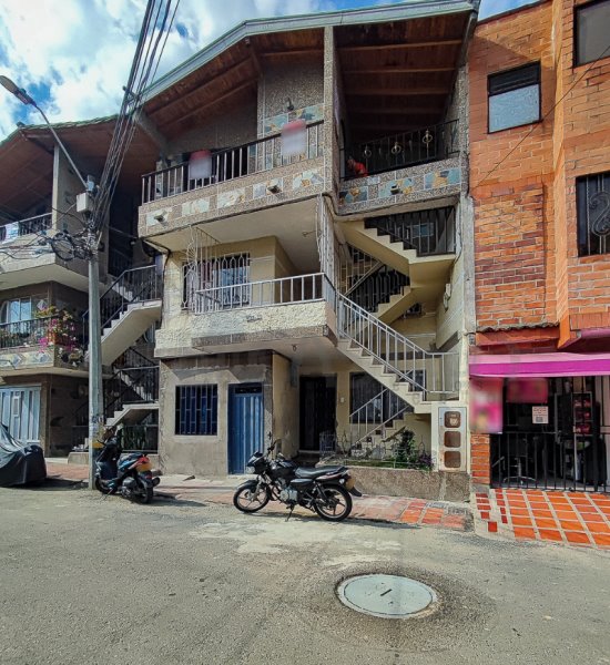 Apartamento en arriendo en BELEN SAN BERNARDO, 85 m², 3 alcobas, 2 baños